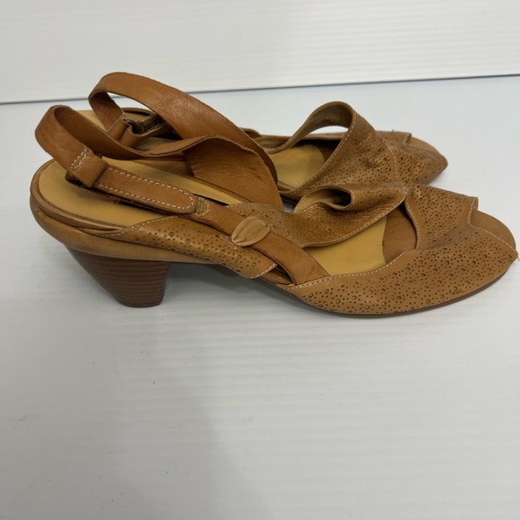 Everybody by BZ MODA block heel sandals color: Tan Sz: 39 European size - Picture 3 of 8